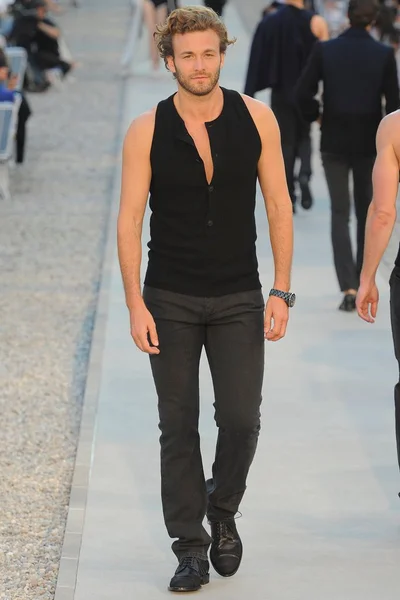 Look 29